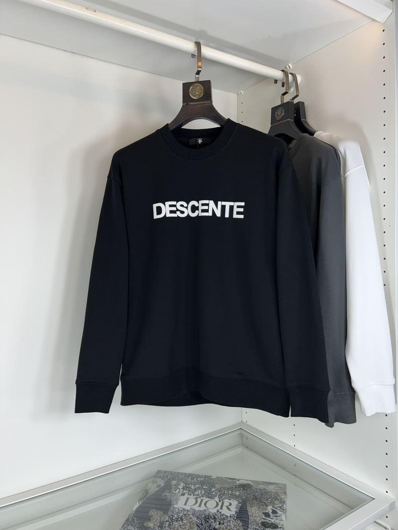 Descente Hoodies